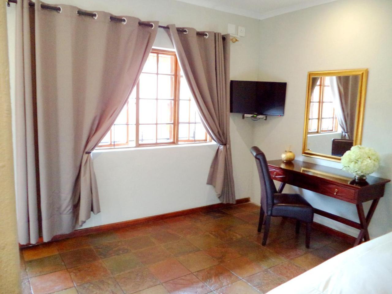 Belladona Guesthouse Mbombela Bagian luar foto