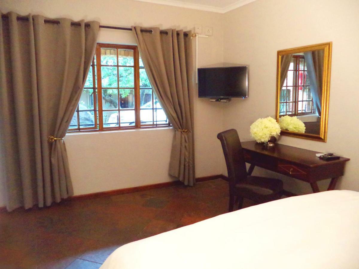 Belladona Guesthouse Mbombela Bagian luar foto