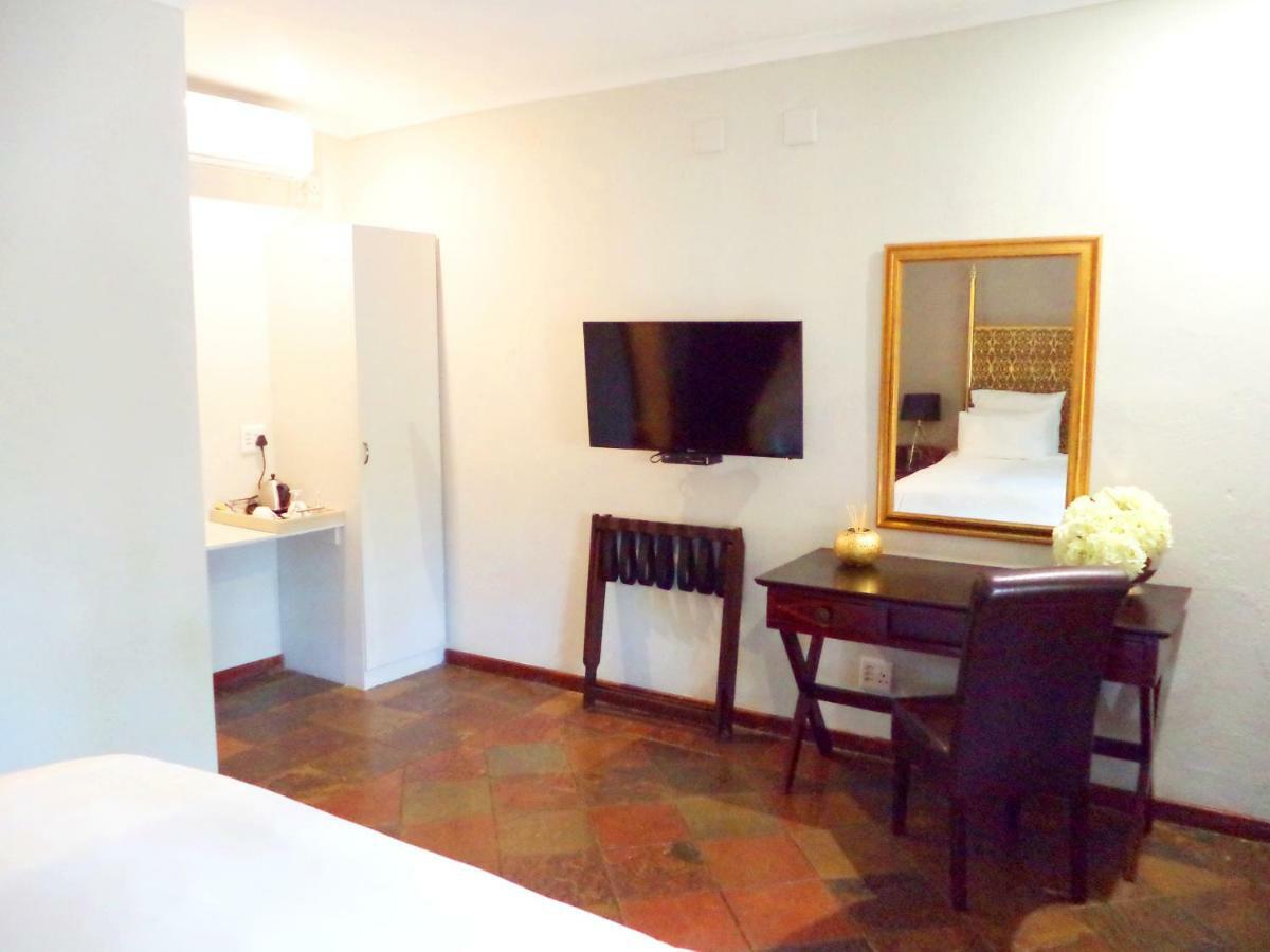 Belladona Guesthouse Mbombela Bagian luar foto